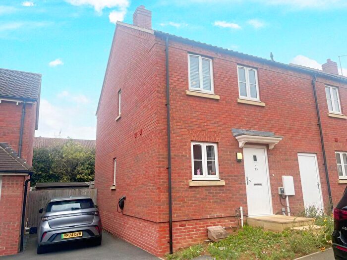 3 Bedroom End Of Terrace House For Sale In Sidings Close, Thrapston, Kettering, NN14