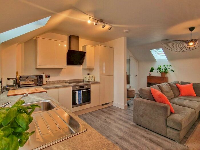 1 Bedroom Apartment For Sale In Cherry Mews, Maulden, Bedfordshire, MK45