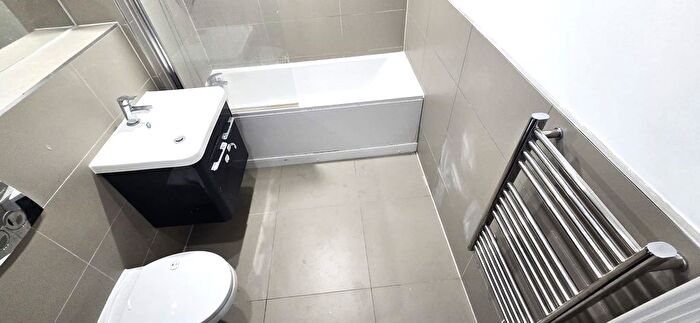 1 Bedroom Flat To Rent In Trafford House, Cherrydown East, Basildon, Essex, SS16