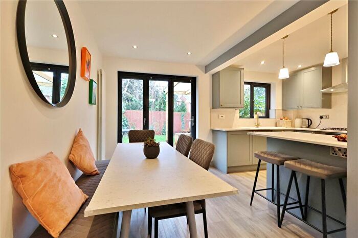 3 Bedroom Detached House For Sale In Alexandra Gardens, Knaphill, Woking, Surrey, GU21