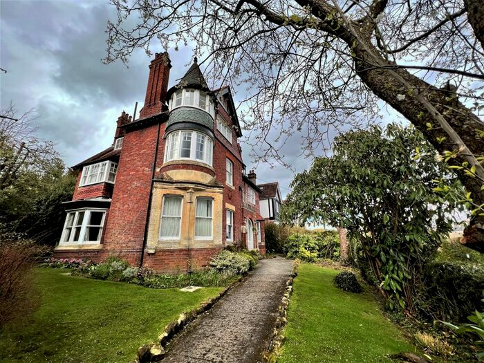 Studio To Rent In Warwick Park, Tunbridge Wells, Kent, TN2