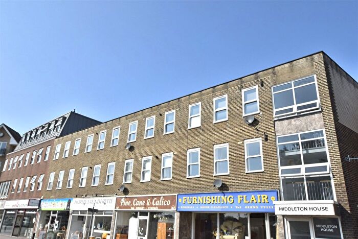 1 Bedroom Flat To Rent In High Street, Horley, Surrey, RH6