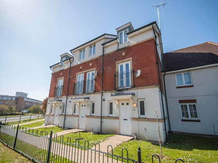 5 Bedroom House To Rent In Mosquito Way, Hatfield, Hertfordshire, AL10