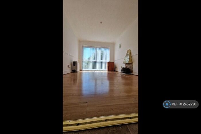 2 Bedroom Flat To Rent In Mayne Avenue, Luton, LU4