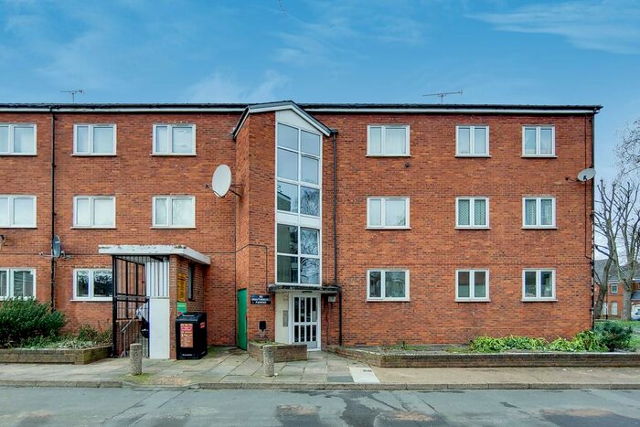 4 Bedroom Flat To Rent In Birchmore Walk, London, N5