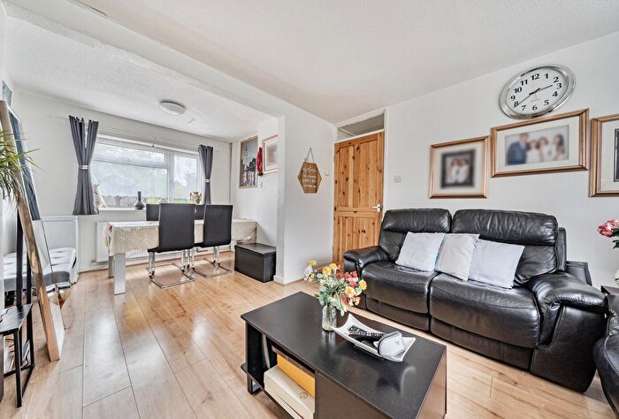 3 Bedroom Parking For Sale In Haviland Park, Bath, Somerset, BA1