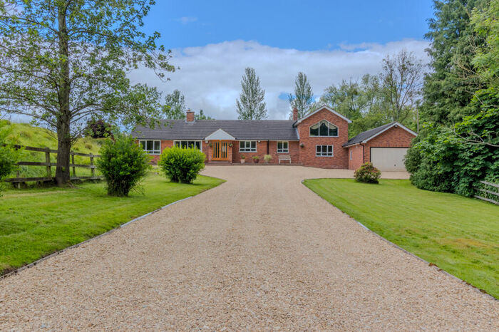 5 Bedroom Detached House For Sale In Priory Road, Dodford, B61