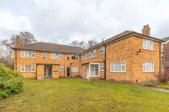 2 Bedroom Flat For Sale In St. Augustine's Avenue, South Croydon, CR2