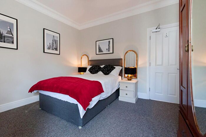 1 Bedroom Semi Detached House To Rent In Waverley Road, Reading, RG30