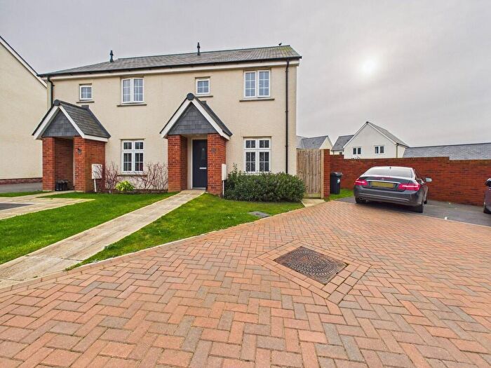 3 Bedroom Semi-Detached House For Sale In Dreys Road, Bude, EX23