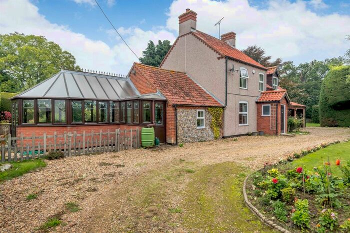 4 Bedroom Detached House For Sale In Cromer Road, Ingworth, Norwich, NR11