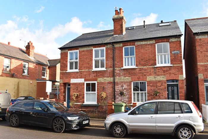 3 Bedroom Semi-Detached House To Rent In New Road, Weybridge, KT13