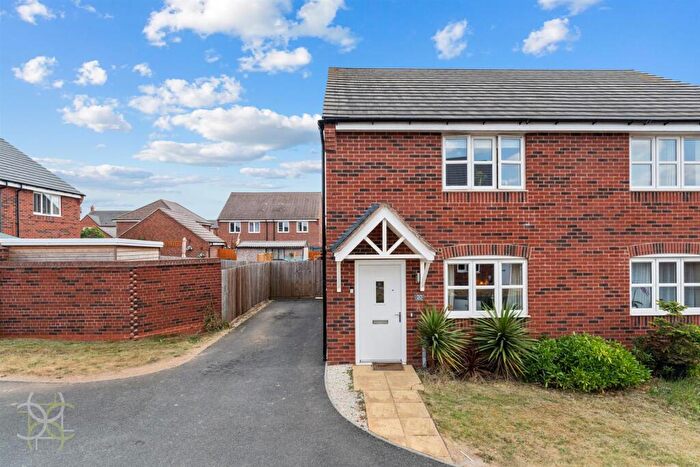 3 Bedroom Semi-Detached House For Sale In Laxton Way, Bidford-On-Avon, Alcester, B50
