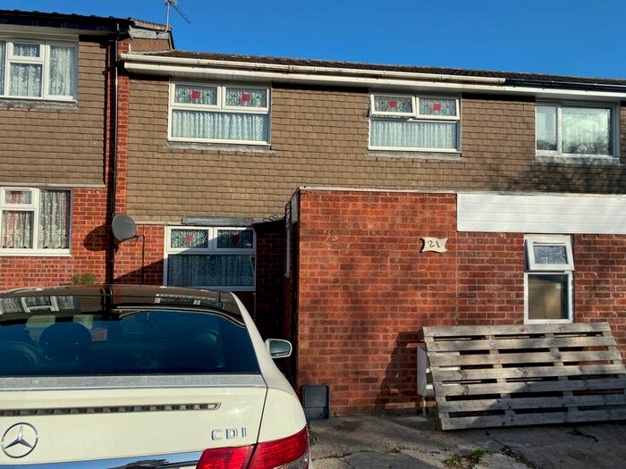 3 Bedroom Semi-Detached House To Rent In Barnes Heath Road, Leicester LE5