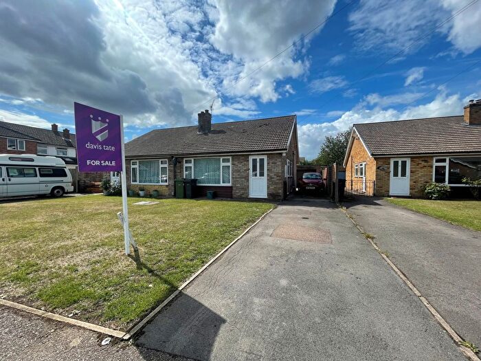 2 Bedroom Bungalow For Sale In Dearlove Close, Abingdon, Oxfordshire, OX14