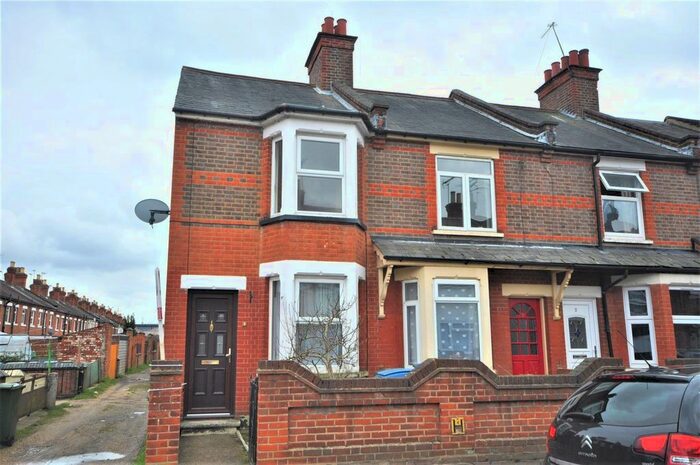2 Bedroom End Of Terrace House To Rent In Stanmore Road, Watford, WD24
