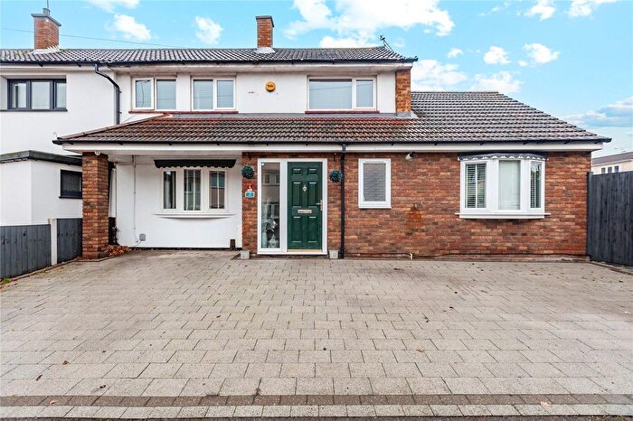 3 Bedroom End Of Terrace House For Sale In Holst Avenue, Basildon, Essex, SS15