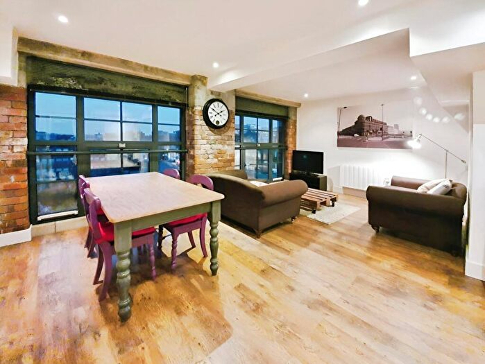 1 Bedroom Flat To Rent In Crispin Lofts, New York Road, Leeds, Yorkshire, LS2