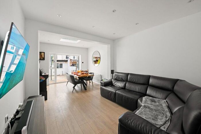 5 Bedroom Terraced House To Rent In Ranelagh Road, Southall, UB1