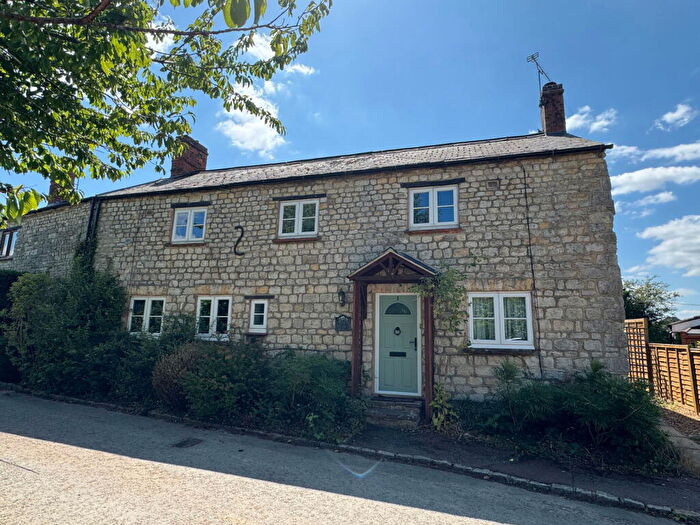 3 Bedroom Semi-Detached House For Sale In Church Lane, Tingewick, MK18