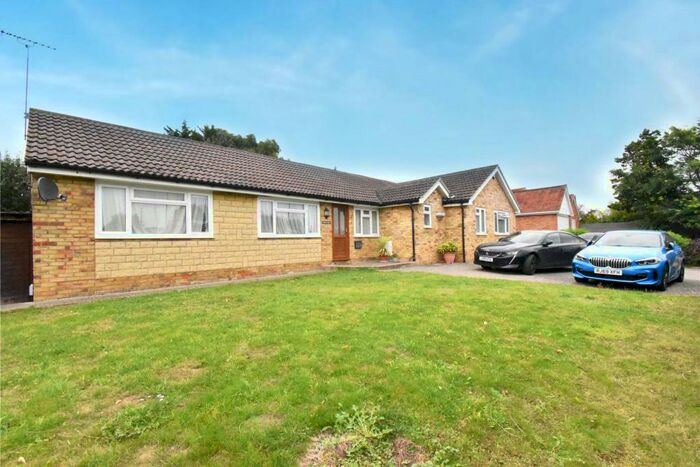 3 Bedroom Bungalow To Rent In Forlease Road, Maidenhead, Berkshire, SL6