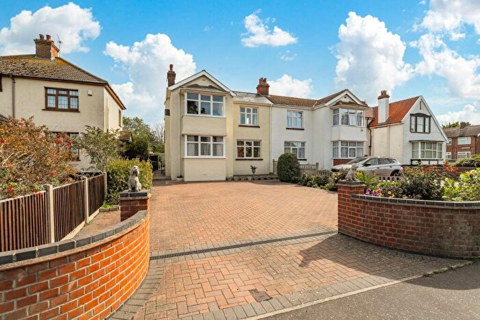 4 Bedroom Semi Detached House For Sale In Caister Road, Great Yarmouth, NR30