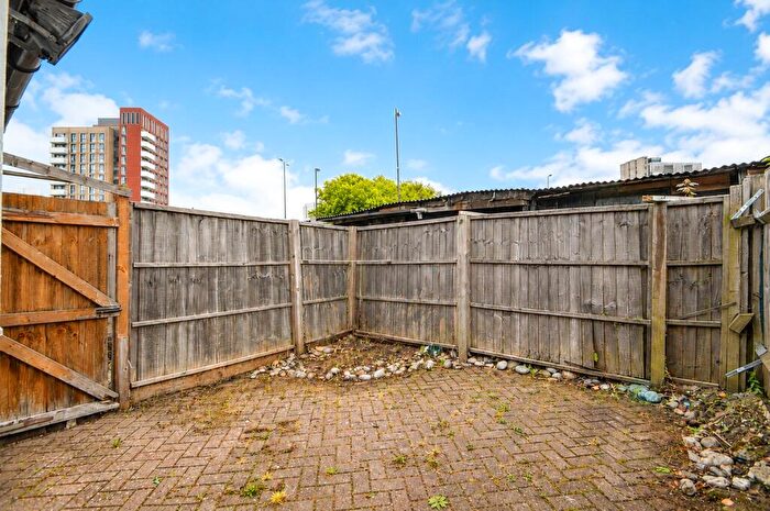 2 Bedroom Terraced House For Sale In Bourne Street, Croydon, CR0