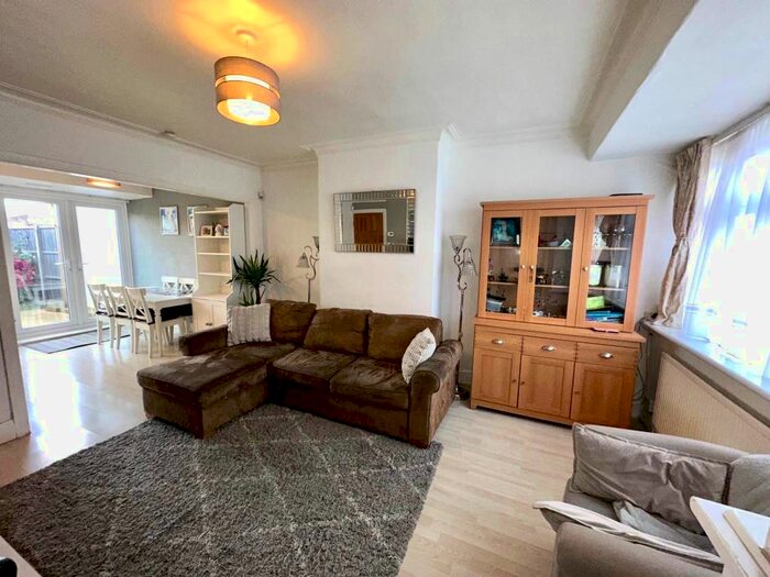 2 Bedroom Terraced House To Rent In Warwick Crescent, Hayes, UB4