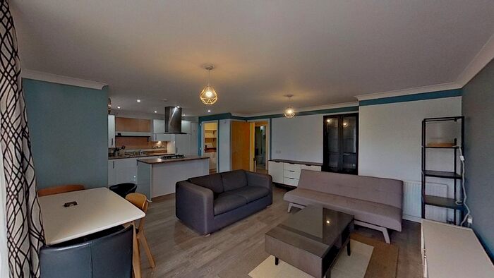 3 Bedroom Flat To Rent In Maplewood Park, Edinburgh, EH12