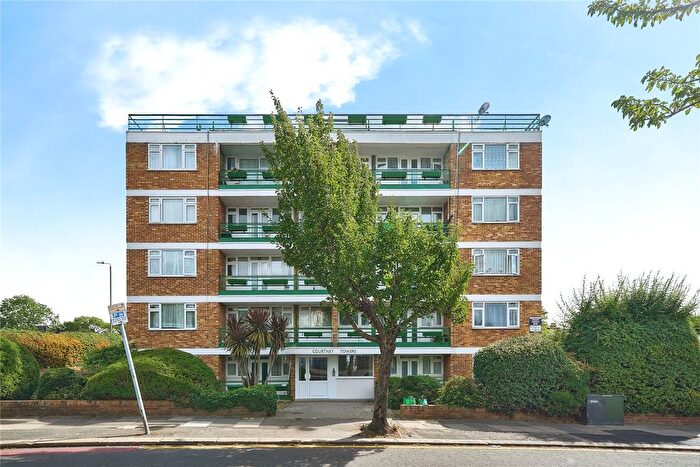 1 Bedroom Property To Rent In Glebelands Avenue, Ilford, IG2