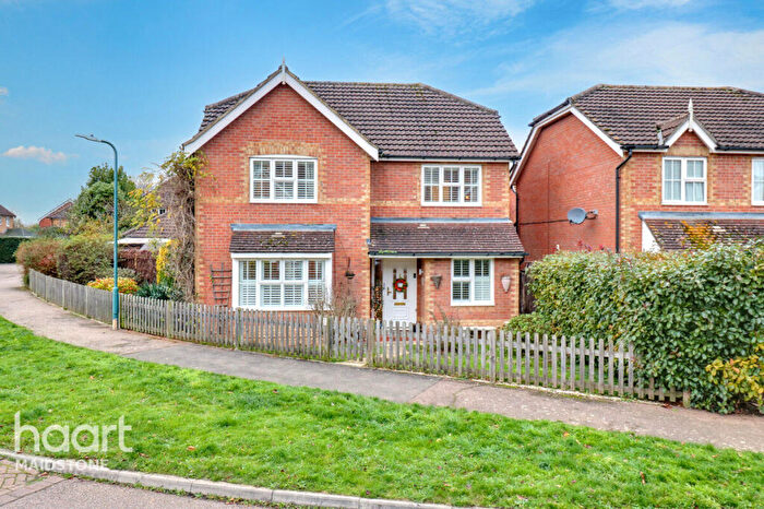 4 Bedroom Detached House For Sale In Lockham Farm Avenue, Maidstone, ME17