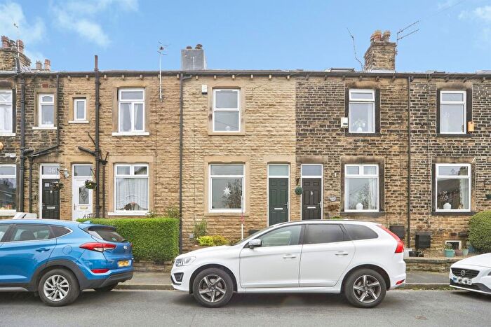 2 Bedroom Terraced House For Sale In Ashgrove, Greengates, Bradford, BD10