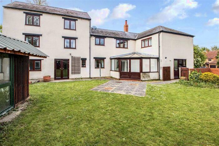 6 Bedroom Detached House To Rent In Bridge Road, Cosgrove, Milton Keynes, MK19