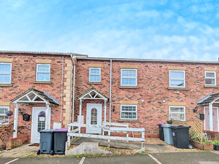 3 Bedroom Town House To Rent In Blue Horse Court, Great Ponton, NG33