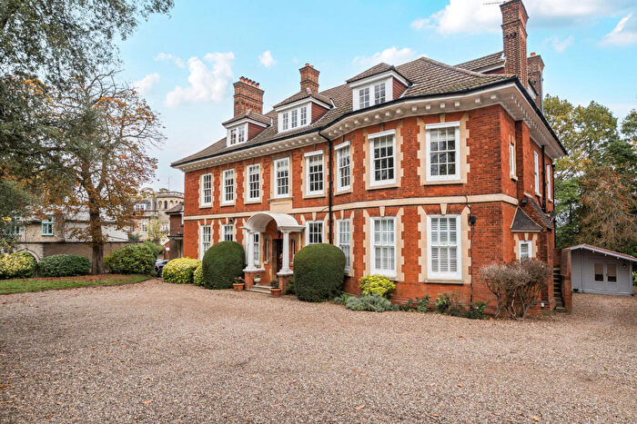 3 Bedroom Apartment For Sale In Mavelstone Road, Bromley, BR1