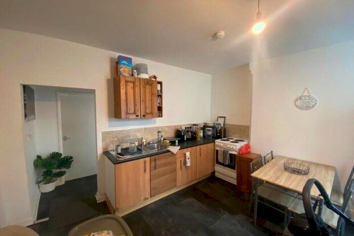 2 Bedroom Flat To Rent In Alfreton Road, Nottingham, NG7