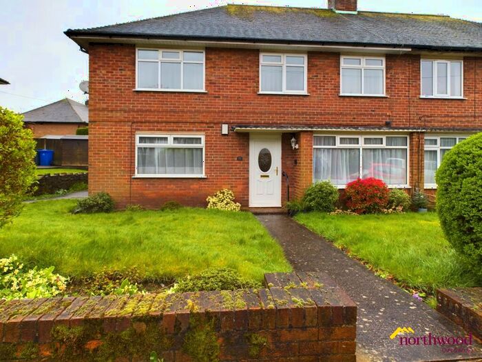 2 Bedroom Flat To Rent In Barnfield, Penkhull, ST4