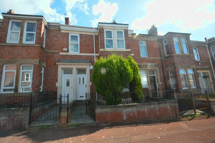 2 Bedroom Flat To Rent In Rodsley Avenue, Gateshead, NE8