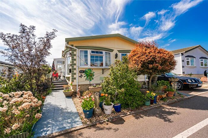 2 Bedroom Retirement Property For Sale In Kingsmead Park, Swinhope, Market Rasen, Lincolnshire, LN8