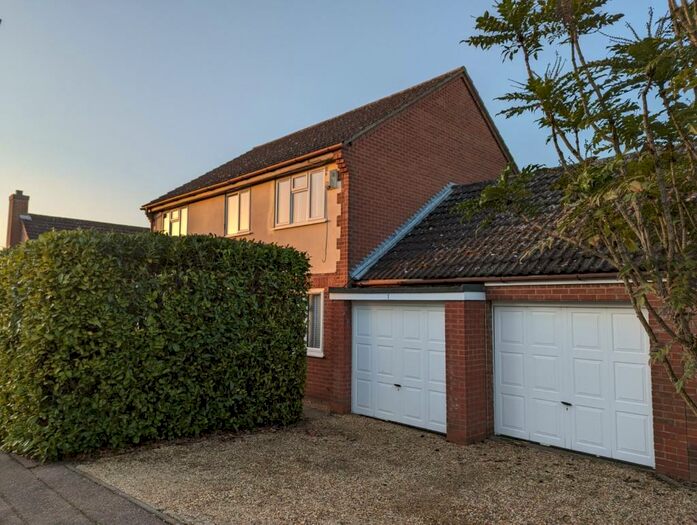 4 Bedroom House To Rent In Bishy Barnebee Way, Norwich, NR5