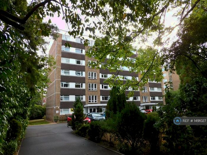 2 Bedroom Flat To Rent In Woodlands, Poole, BH13
