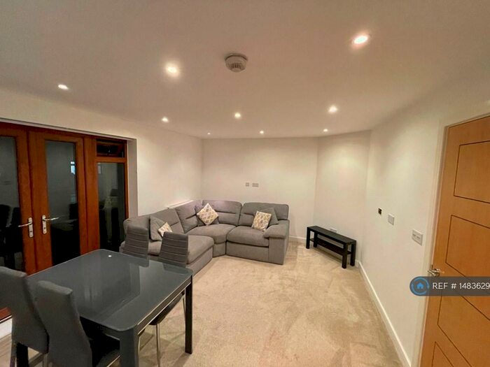 2 Bedroom Flat To Rent In Flowers Avenue, London, HA4