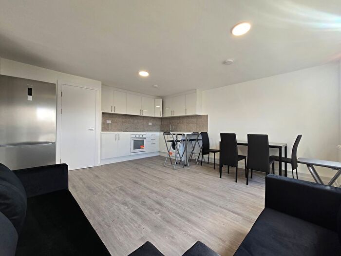 5 Bedroom Flat To Rent In Sharratt Street, Bermondsey, SE15