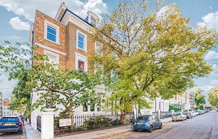 3 Bedroom Flat To Rent In Gledhow Gardens, London, SW5