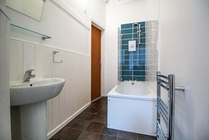 1 Bedroom Flat To Rent In Torrisdale Street, Queens Park, Glasgow, G42