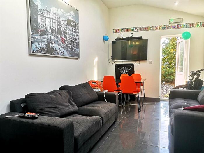 7 Bedroom House To Rent In Coronation Road, Selly Oak, Birmingham, West Midlands, B29