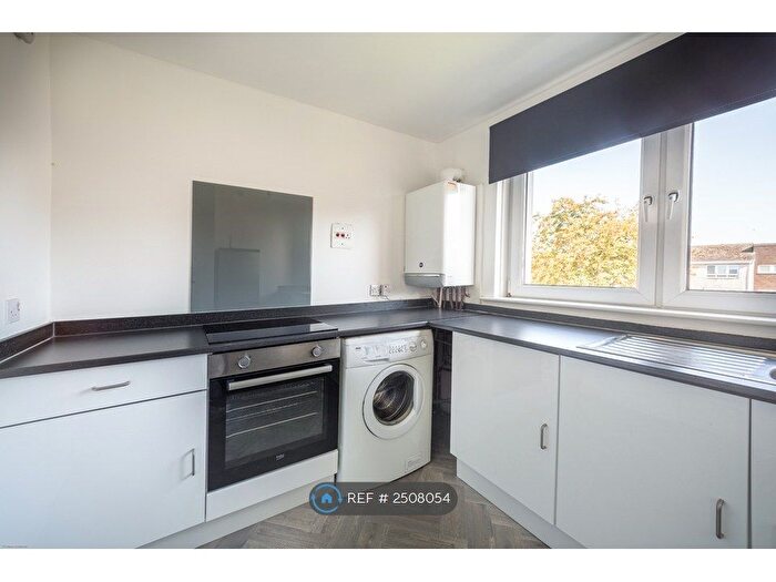 1 Bedroom Flat To Rent In Kirktonholm Place, Kilmarnock, KA1