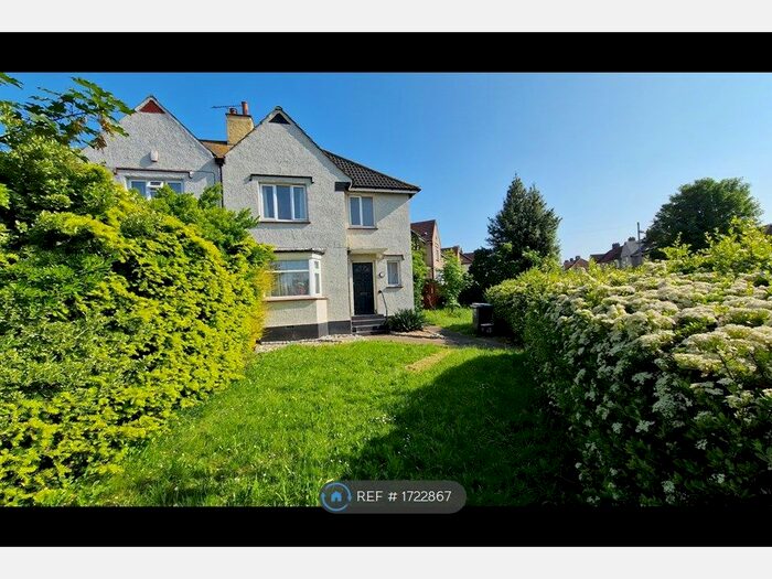 3 Bedroom Semi-Detached House To Rent In Kitchener Avenue, Gravesend, DA12