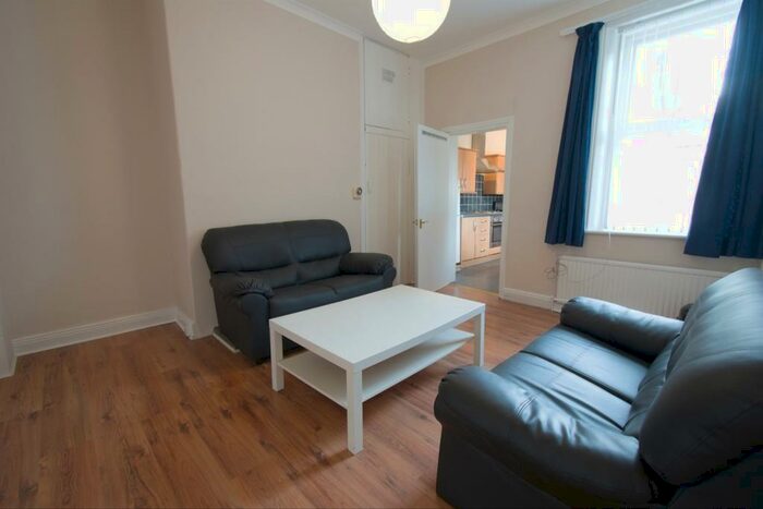 2 Bedroom Flat To Rent In Goldspink Lane, Newcastle Upon Tyne, NE2