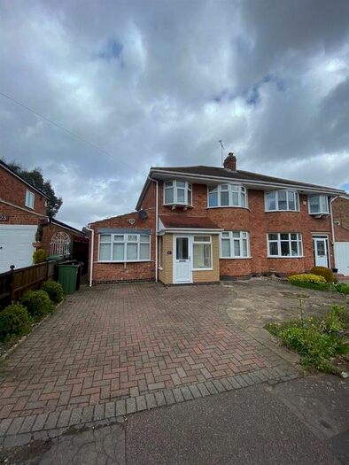 4 Bedroom Semi-Detached House To Rent In Lynmouth Drive, Wigston, LE18